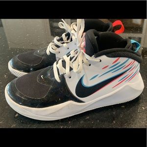 Boys Nike Shoes 4Y